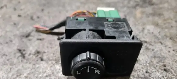 Nissan Primera Wing mirror switch