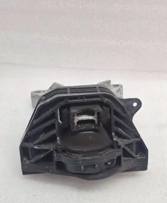 Peugeot 2008 II Engine mount bracket PA6650GF