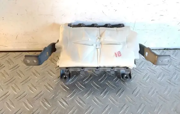 Passenger airbag