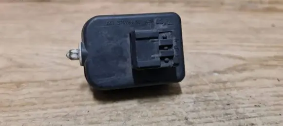 Volvo V70 Headlight level adjustment motor 
