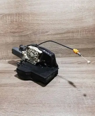 BMW 7 E65 E66 Rear door lock 7169240