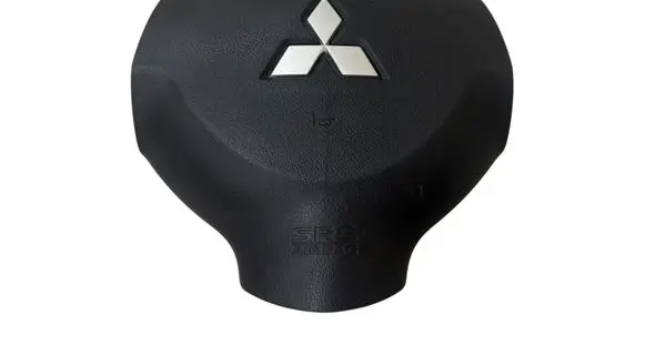 Mitsubishi Lancer X Steering wheel airbag