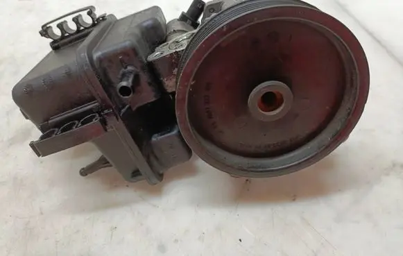 Mercedes-Benz E W212 Power steering pump 7691332150