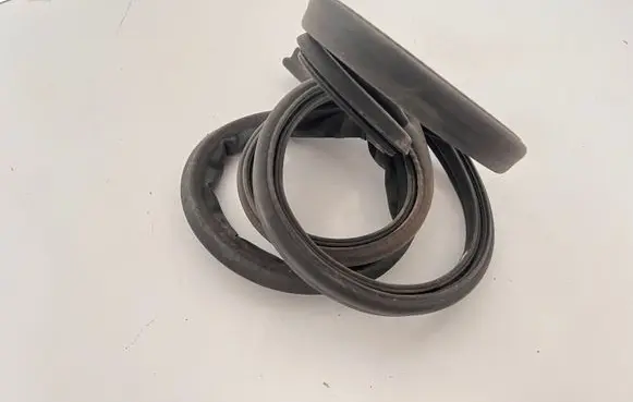 Audi Q7 4L Engine compartment rubber 