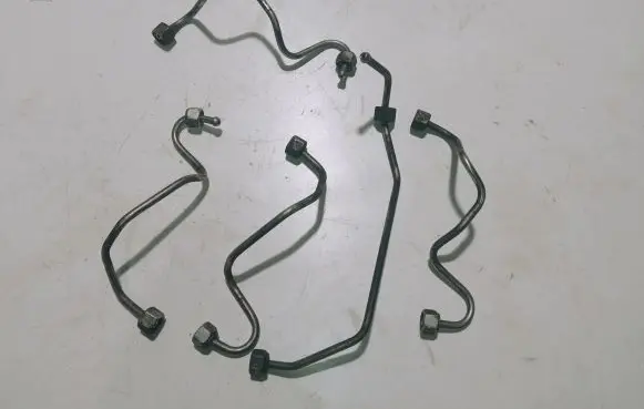 Citroen C5 Fuel injector supply line/pipe 
