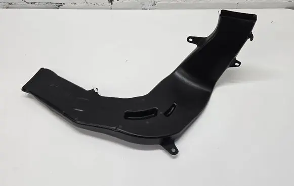 BMW 5 G30 G31 G38 Cabin air duct channel 7343502