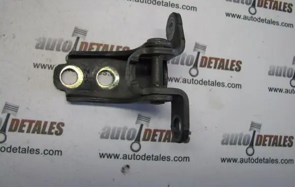 Honda CR-V Front door upper hinge