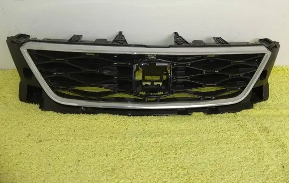 Seat Ateca Front bumper upper radiator grill 575853654D
