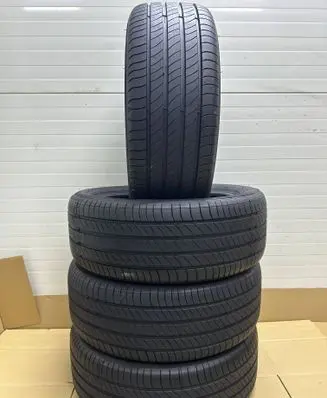 Volvo XC40 R19 summer tire 