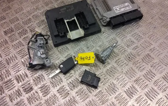 Volkswagen Golf VII Engine ECU kit and lock set 04E907309F