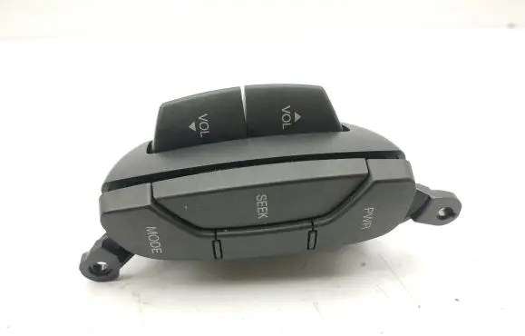 Steering wheel buttons/switches