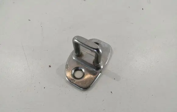 Audi A6 S6 C6 4F Front door lock loop/hook striker 8E0837033