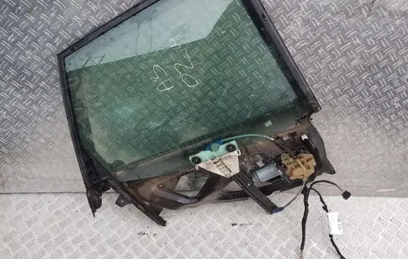Audi A3 S3 8L Sliding door window regulator with motor 8l4959802a