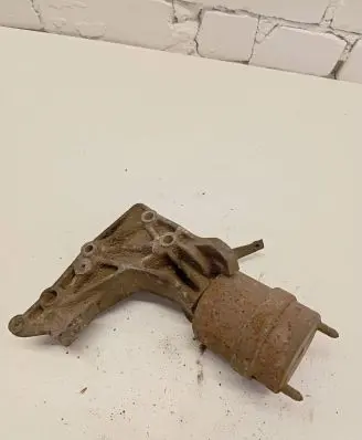 Volkswagen Transporter - Caravelle T4 Alternator belt tensioner 074199207M