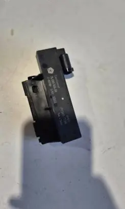 Dodge Charger Aerial antenna amplifier 68067753AA