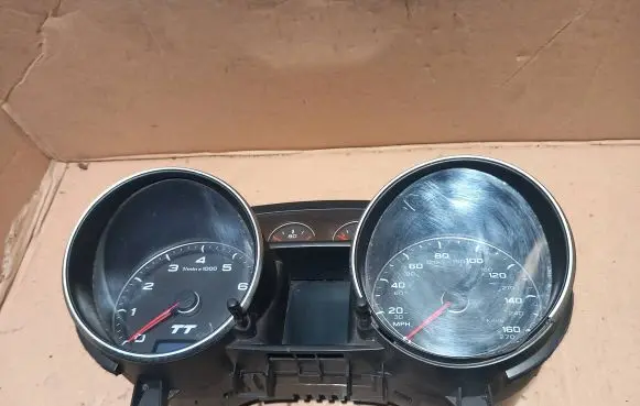 Audi TT TTS Mk2 Speedometer (instrument cluster) 8J0920980E VDD024070208