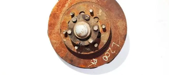 Mitsubishi L200 Front wheel hub