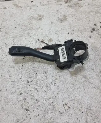 Volkswagen PASSAT B5 Indicator stalk 8L0953513N