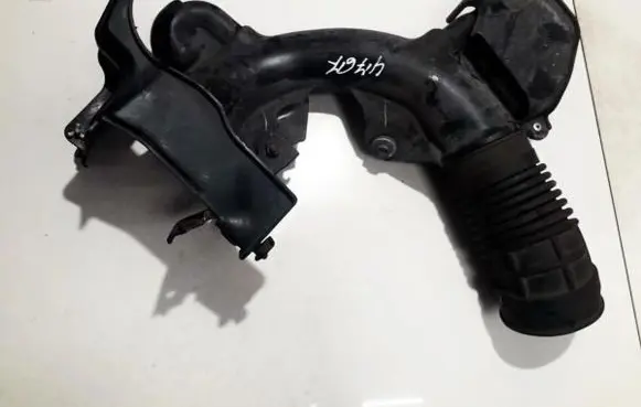Air intake hose/pipe
