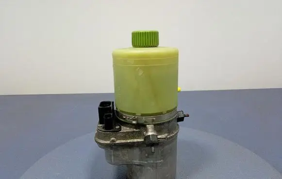 Volkswagen Polo Power steering pump 6Q0423371