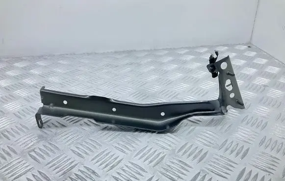 Audi A4 S4 B8 8K Fender mounting bracket 8K0821135H
