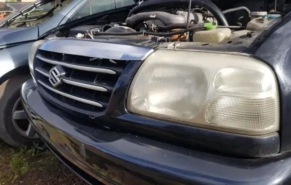 Suzuki Grand Vitara I Front grill