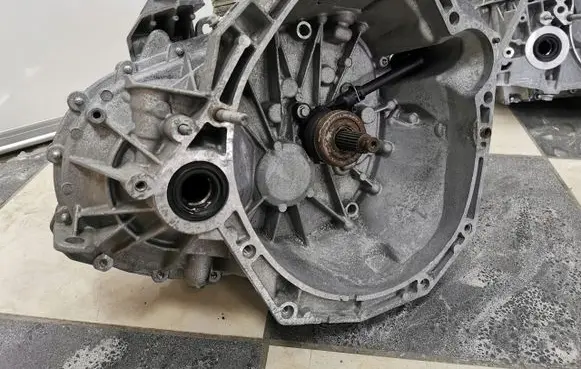 Renault Clio III Manual 6 speed gearbox TL4A002