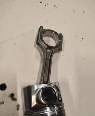 Volvo S80 Piston with connecting rod