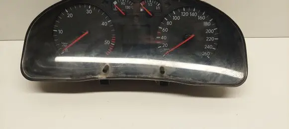 Volkswagen PASSAT B5 Speedometer (instrument cluster)