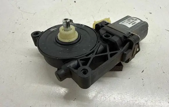 Dodge RAM Rear door window regulator motor 513353AB 0130823870
