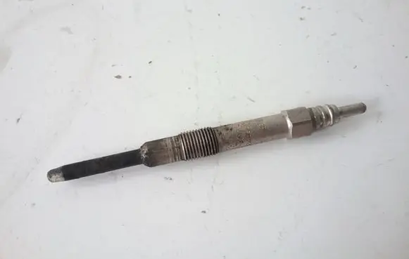Opel Zafira B Glow plug 55200817 0250202132