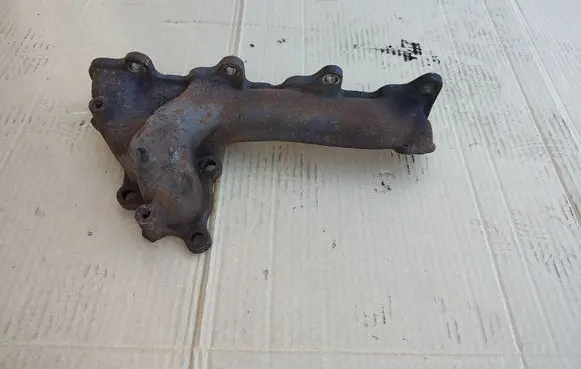 Lexus IS 220D-250-350 Exhaust manifold