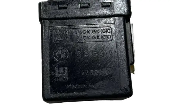 BMW 5 E39 Glow plug pre-heat relay 2246919