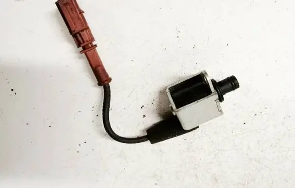 Volkswagen Golf VII Turbo solenoid valve 04l907284