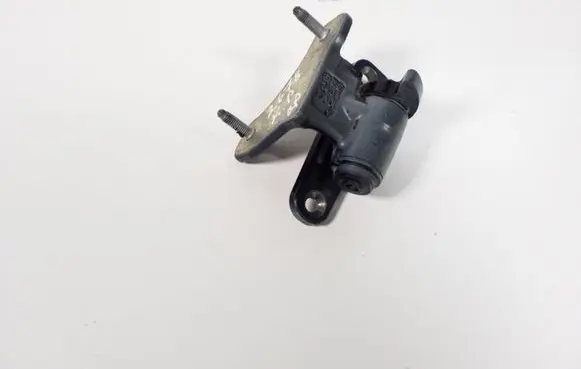 Mercedes-Benz E W212 Front door lower hinge A2047201737