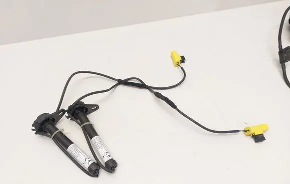 Mercedes-Benz CLA C117 X117 W117 Bonnet Pedestrian Airbag Actuator 1179061000 A1179061000