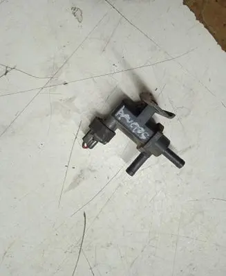 Toyota Prius (XW20) Turbo solenoid valve 1362002771