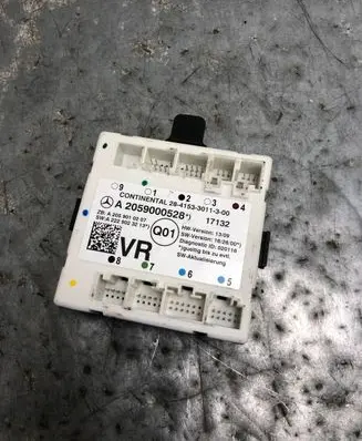 Mercedes-Benz C W205 Door control unit/module A2059000528