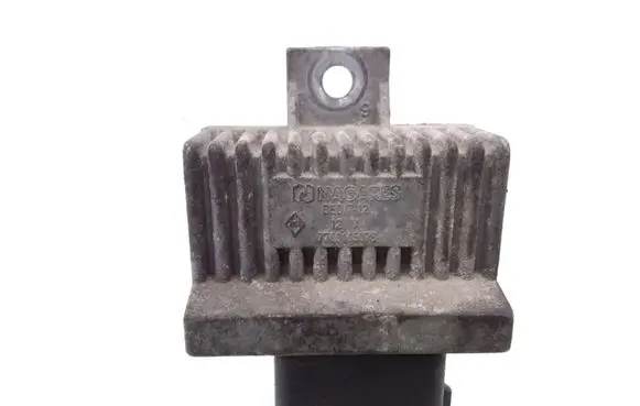 Glow plug pre-heat relay