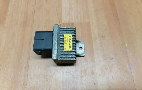 Renault Scenic III - Grand scenic III Glow plug pre-heat relay 8200859243 FGPR812