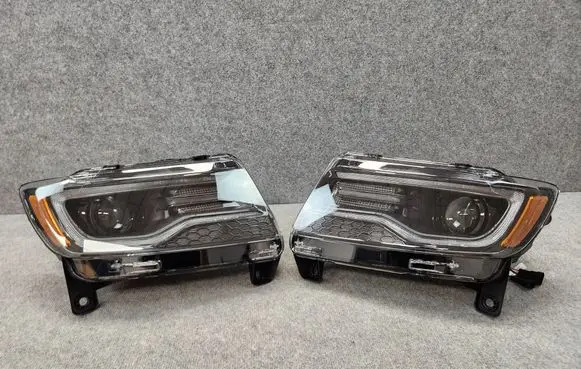 Jeep Grand Cherokee Headlights/headlamps set YAADQ050911