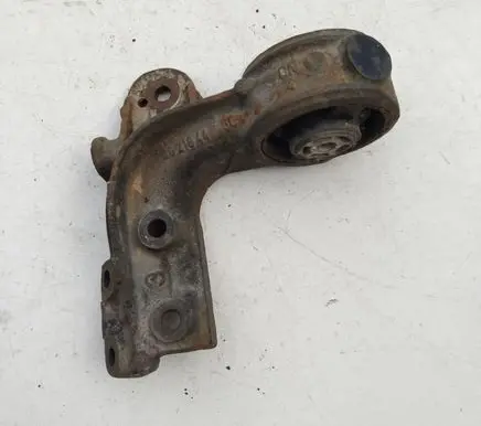 Peugeot 806 Engine mounting bracket