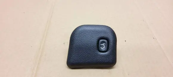 Jeep Grand Cherokee Tailgate/boot open switch button 66592