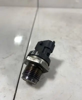 Fuel pressure sensor