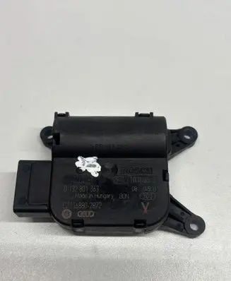 Skoda Fabia Mk1 (6Y) Air flap motor/actuator CZ1168802872 0132801363