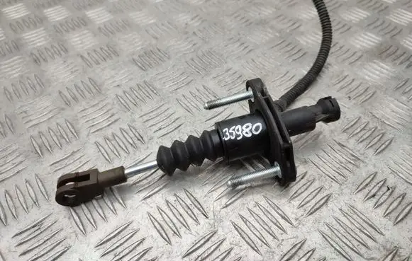 Clutch slave cylinder