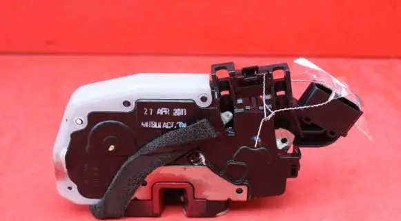 Nissan Micra Front door lock