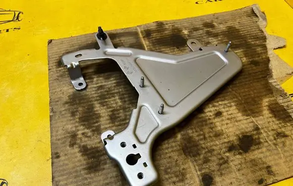 Renault Espace VI Other engine bay part 237147116R