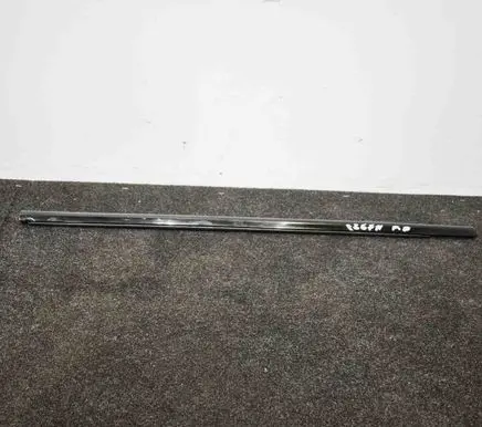 Land Rover Range Rover Evoque L538 Door glass trim 