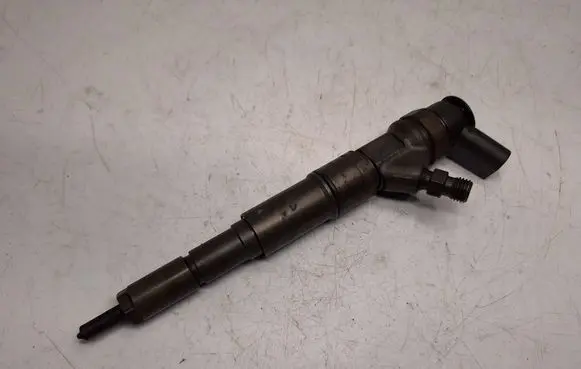 BMW 5 E60 E61 Fuel injector 7794435 13537794435 13537794555